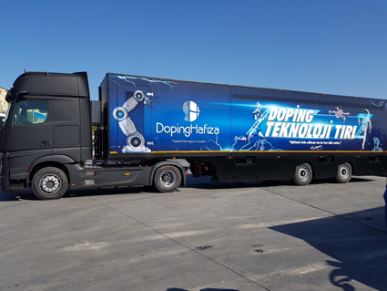 Büyük araç reklam kaplama ve profesyonel tır dorse giydirme uygulaması