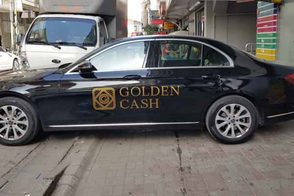 Gold and cah mercedes araç logo