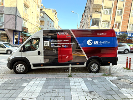 Citroen Jumper kurumsal araç giydirme ve logo kaplama uygulaması.