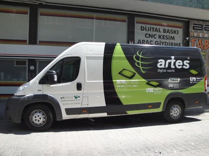 Filo araç giydirme ticari panelvan reklam uygulaması