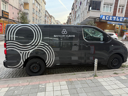 İstanbul araç giydirme örneği özel tasarım ticari araç kaplama uygulaması