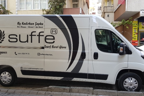 arac logo kaplama ticari panelvan araç logo giydirme ve reklam kaplama uygulaması