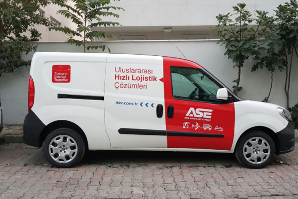 ticari araç logo giydirme panelvan ticari araç yazıları ve logo giydirme uygulaması