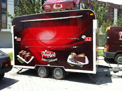 karavan reklam kaplama uygulaması istanbul karavan araç giydirme çalışması